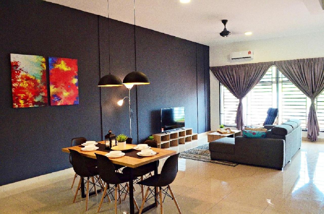 Desaru Cosy Homestay - Near Waterpark, Beach, Rapid -Wifi, Tvbox, Steamboat, Bbq Available Екстер'єр фото