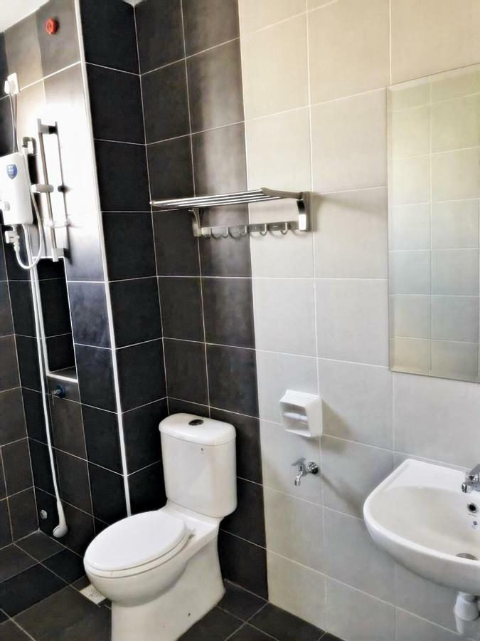 Desaru Cosy Homestay - Near Waterpark, Beach, Rapid -Wifi, Tvbox, Steamboat, Bbq Available Екстер'єр фото